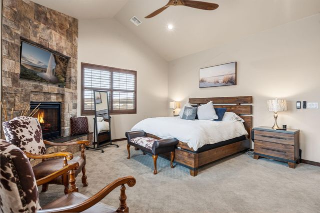 1 Crew Lane, Corrales, NM 87048