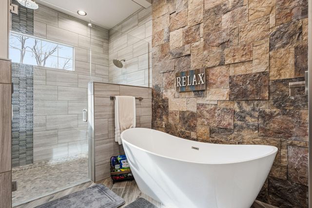 1 Crew Lane, Corrales, NM 87048