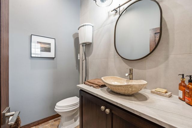 1 Crew Lane, Corrales, NM 87048