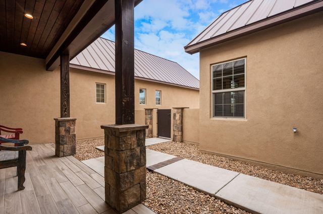 1 Crew Lane, Corrales, NM 87048