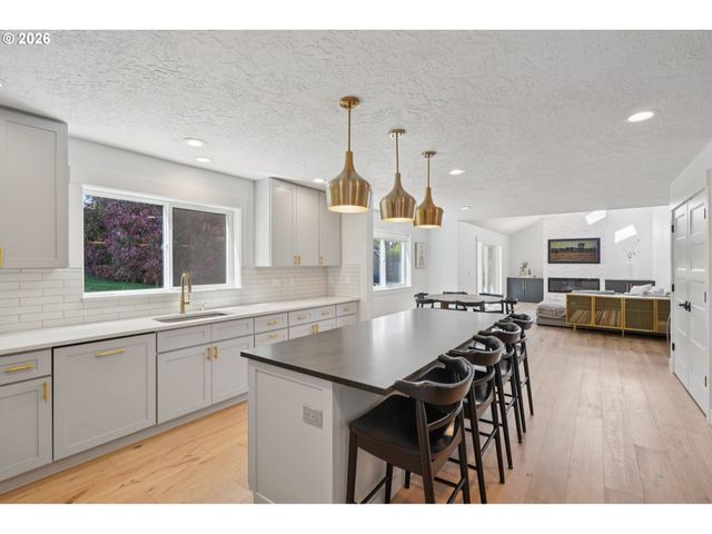 5202 NELCO Cir, West Linn, OR 97068