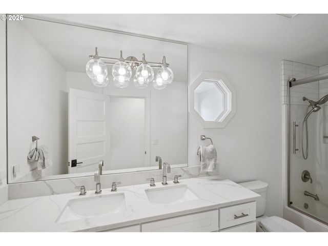 5202 NELCO Cir, West Linn, OR 97068