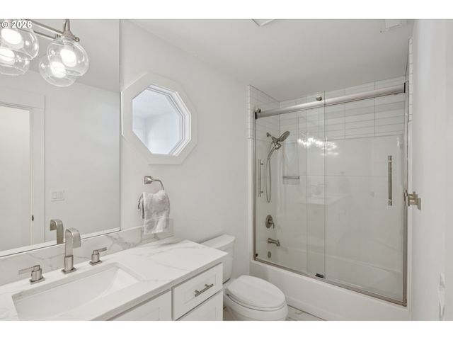 5202 NELCO Cir, West Linn, OR 97068