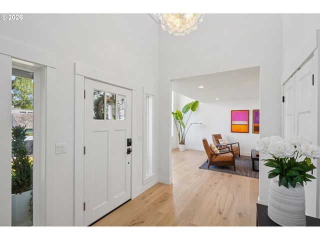 5202 NELCO Cir, West Linn, OR 97068