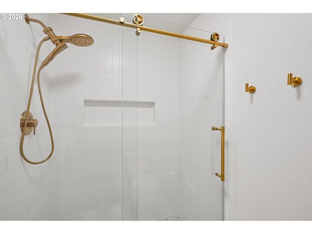 5202 NELCO Cir, West Linn, OR 97068