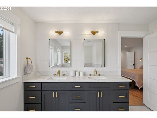 5202 NELCO Cir, West Linn, OR 97068