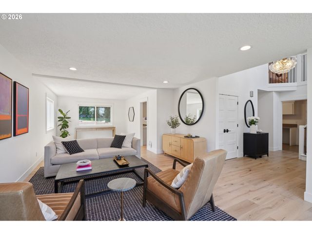 5202 NELCO Cir, West Linn, OR 97068