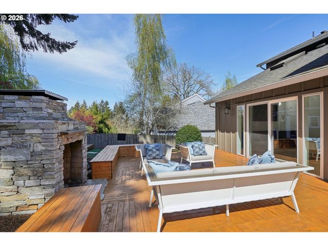 5202 NELCO Cir, West Linn, OR 97068