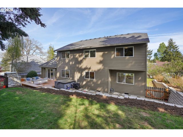5202 NELCO Cir, West Linn, OR 97068