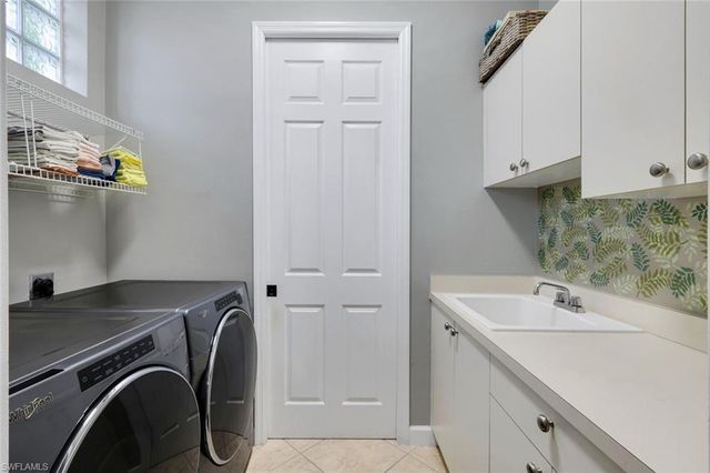 3232 Sundance CIR, Naples, FL 34109