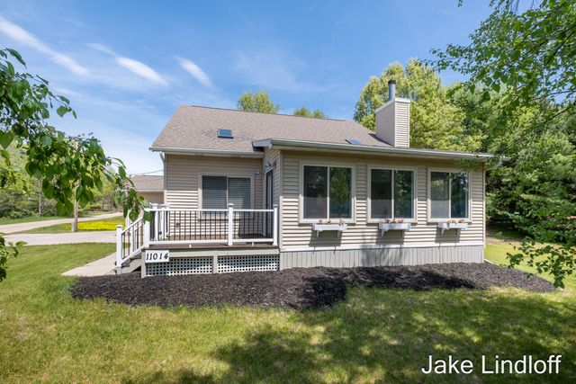11014 E Royal Road, Stanwood, MI 49346