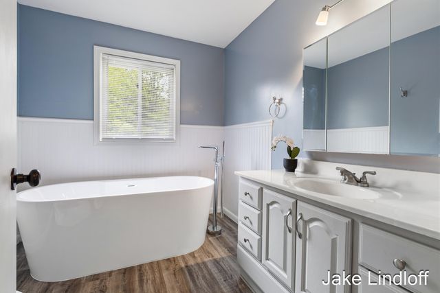11014 E Royal Road, Stanwood, MI 49346