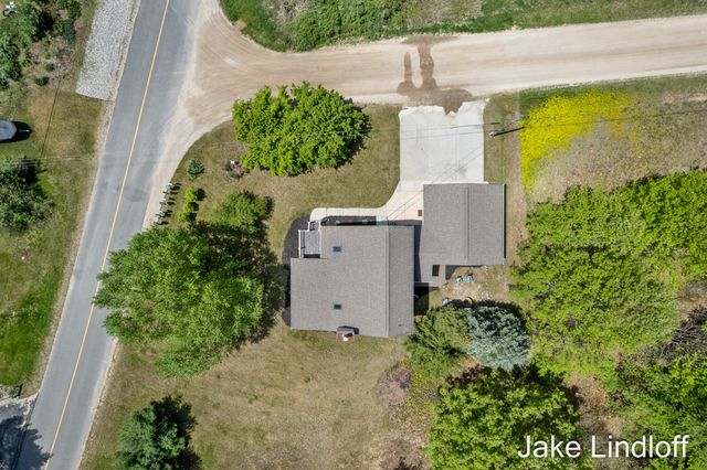 11014 E Royal Road, Stanwood, MI 49346