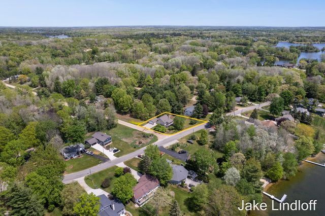 11014 E Royal Road, Stanwood, MI 49346