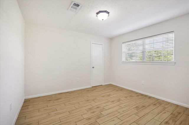 5942 Portal Drive, Houston, TX 77096