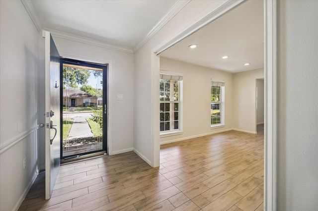 5942 Portal Drive, Houston, TX 77096