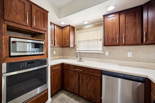 5942 Portal Drive, Houston, TX 77096