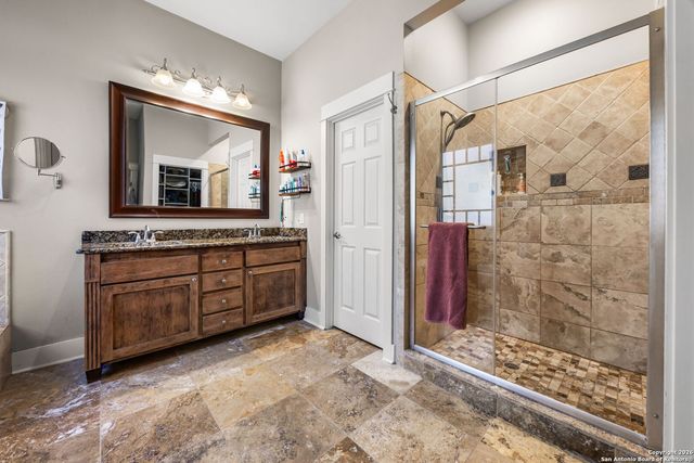 9833 Saxet, Boerne, TX 78006