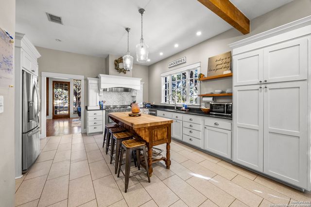 9833 Saxet, Boerne, TX 78006