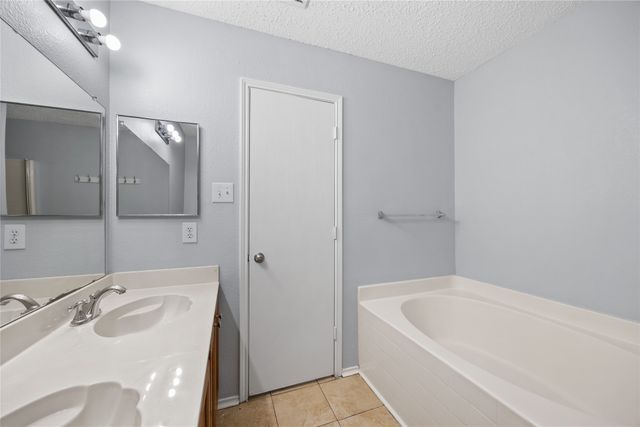 1133 Seneca Drive, Arlington, TX 76017