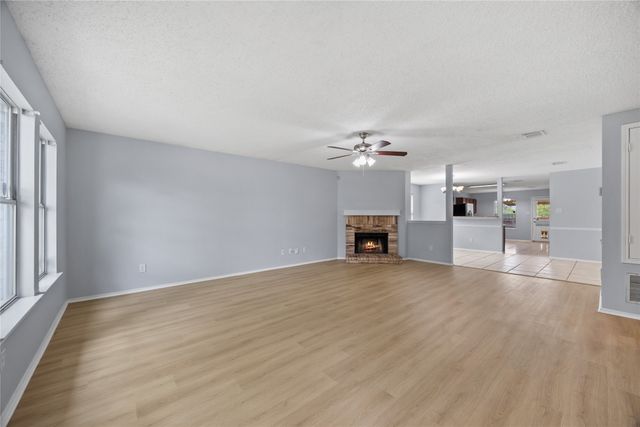 1133 Seneca Drive, Arlington, TX 76017