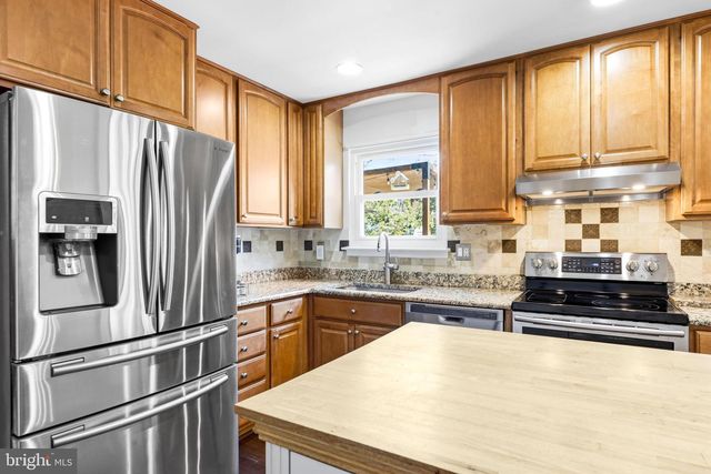 132 RED FOX CIR, Glen Burnie, MD 21061