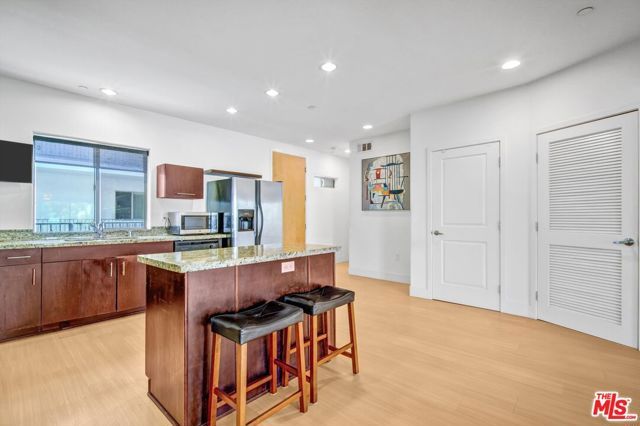 5232 Satsuma Avenue 202, North Hollywood (los Angeles), CA 91601