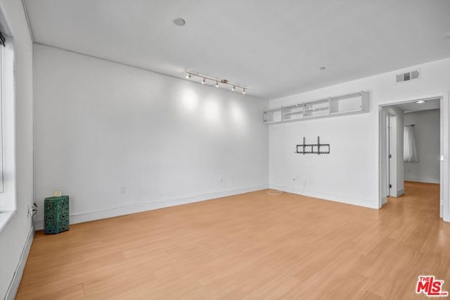 5232 Satsuma Avenue 202, North Hollywood (los Angeles), CA 91601