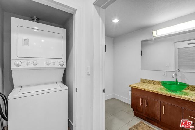 5232 Satsuma Avenue 202, North Hollywood (los Angeles), CA 91601