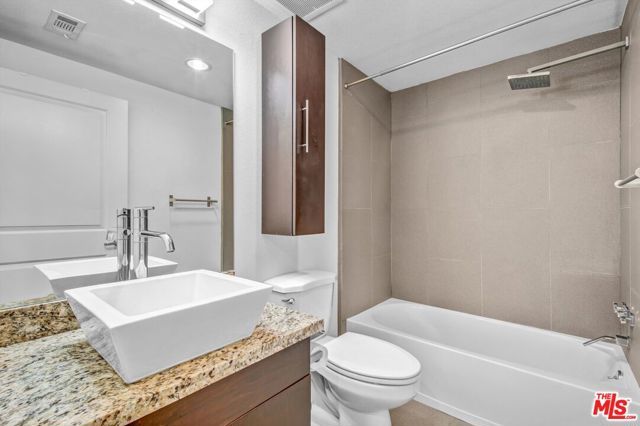 5232 Satsuma Avenue 202, North Hollywood (los Angeles), CA 91601