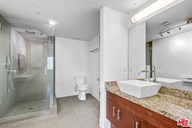5232 Satsuma Avenue 202, North Hollywood (los Angeles), CA 91601