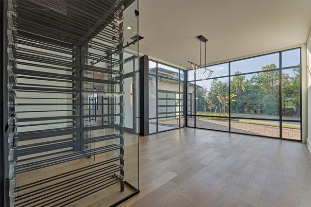 18 Squire Creek Way, Spring, TX 77389