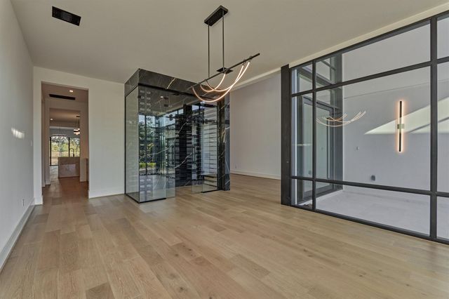 18 Squire Creek Way, Spring, TX 77389