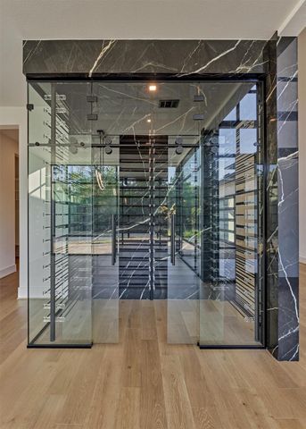 18 Squire Creek Way, Spring, TX 77389