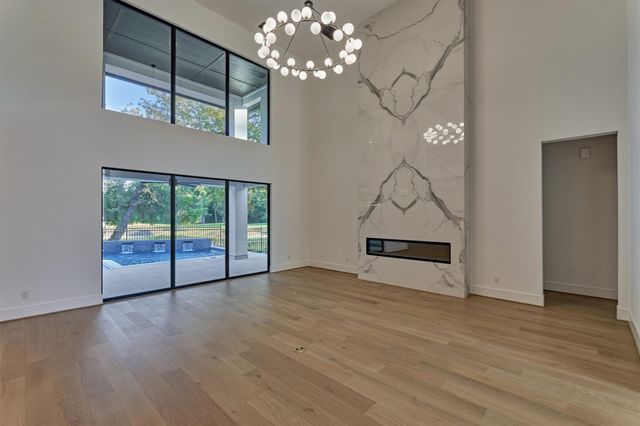 18 Squire Creek Way, Spring, TX 77389