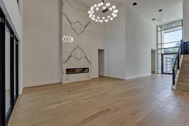 18 Squire Creek Way, Spring, TX 77389