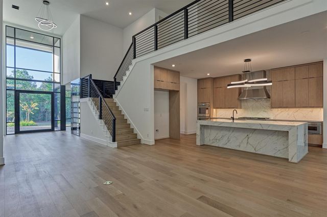 18 Squire Creek Way, Spring, TX 77389