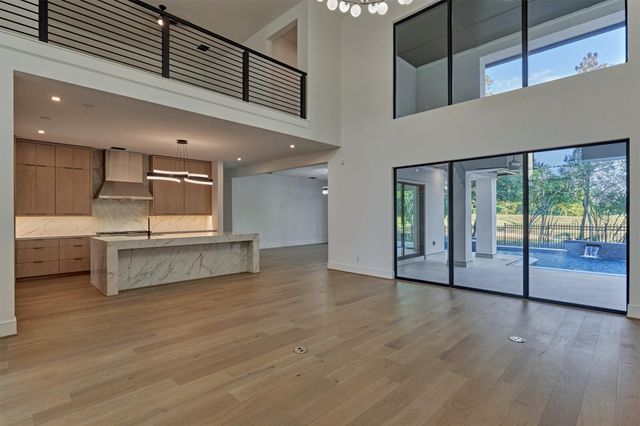 18 Squire Creek Way, Spring, TX 77389