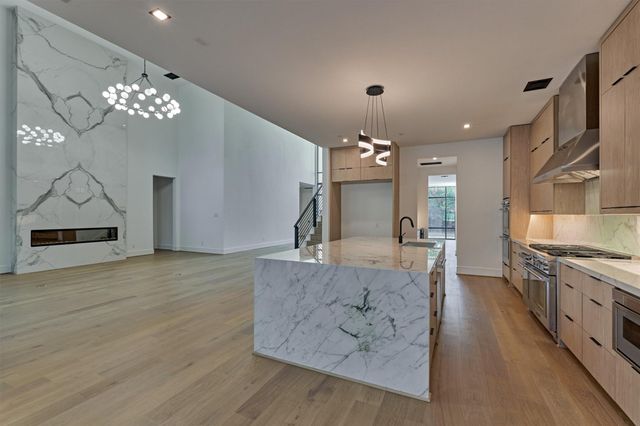 18 Squire Creek Way, Spring, TX 77389