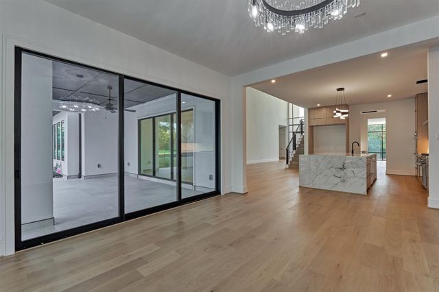 18 Squire Creek Way, Spring, TX 77389