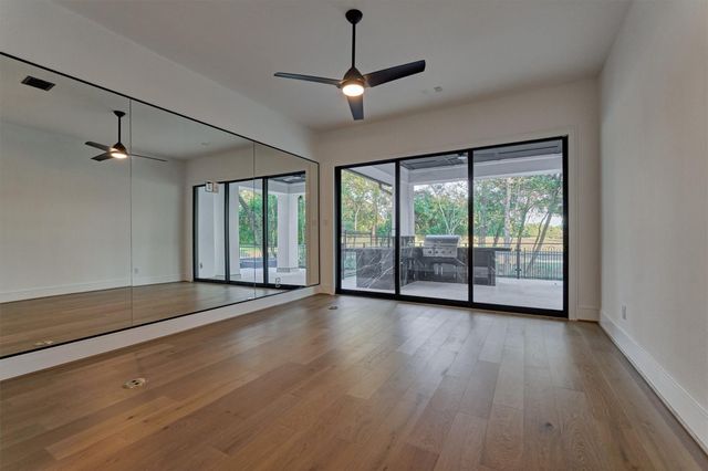 18 Squire Creek Way, Spring, TX 77389