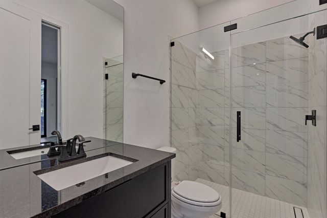 18 Squire Creek Way, Spring, TX 77389