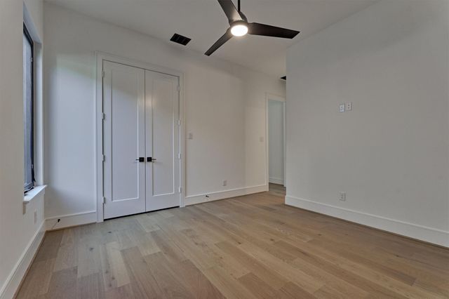 18 Squire Creek Way, Spring, TX 77389