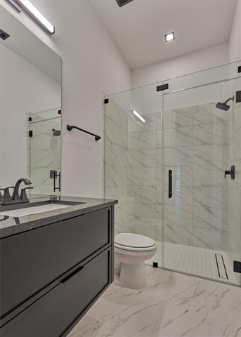 18 Squire Creek Way, Spring, TX 77389