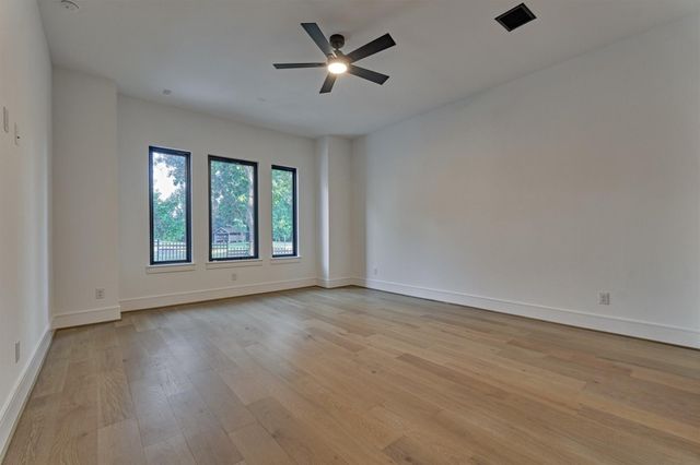 18 Squire Creek Way, Spring, TX 77389