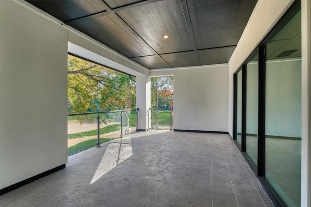 18 Squire Creek Way, Spring, TX 77389