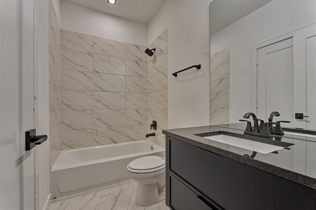 18 Squire Creek Way, Spring, TX 77389