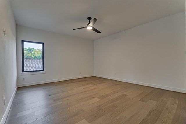 18 Squire Creek Way, Spring, TX 77389