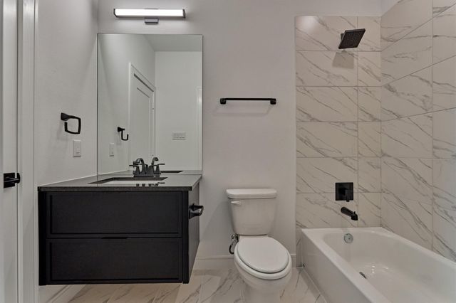 18 Squire Creek Way, Spring, TX 77389