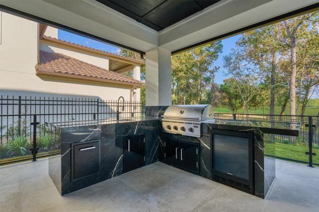 18 Squire Creek Way, Spring, TX 77389